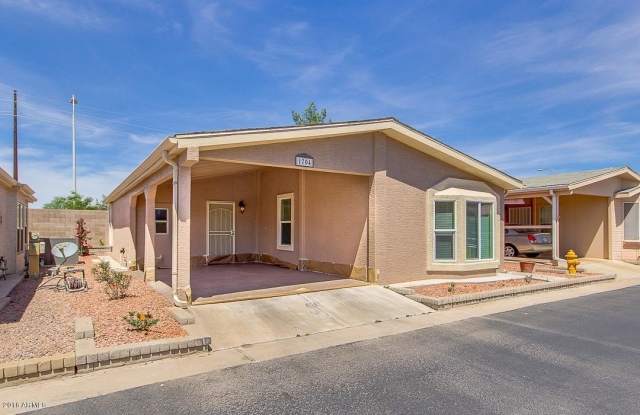 1704 E AUGUSTA Avenue