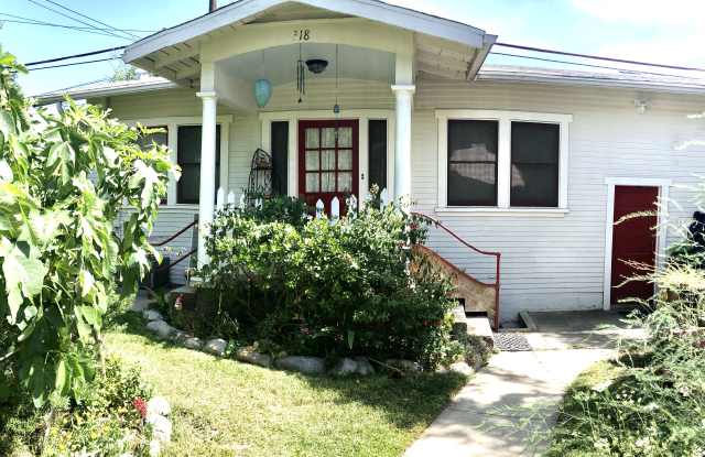 Photo of 318 E Colorado Blvd