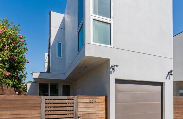 Silicon Beach Sanctuary: A Custom Architectural Masterpiece in Del Rey