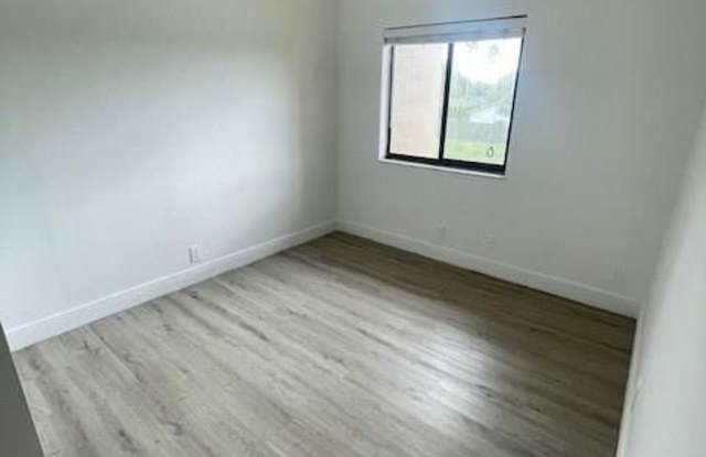 10924 W Royal Palm Blvd