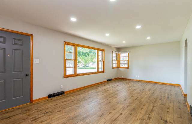 705 2nd Avenue Southeast