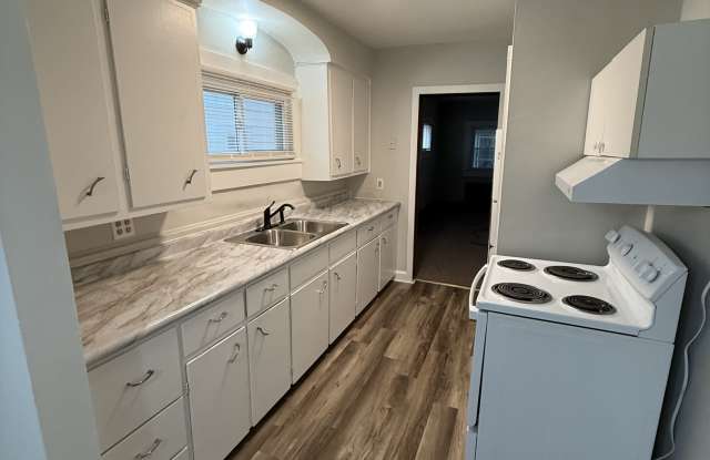 806 Potomac Avenue - 1