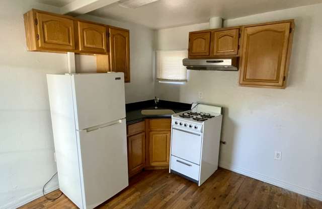 1216 W. Roosevelt Street #2