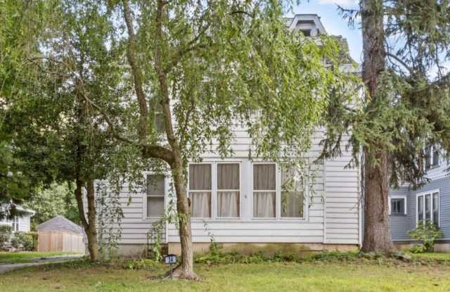 36 S Woodland Ave