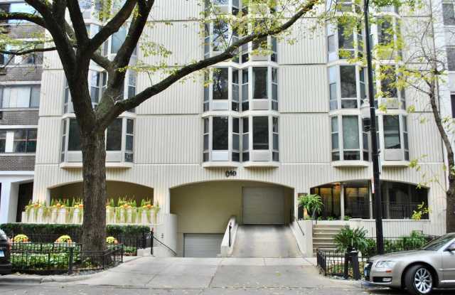 Photo of 1340 N Dearborn Street