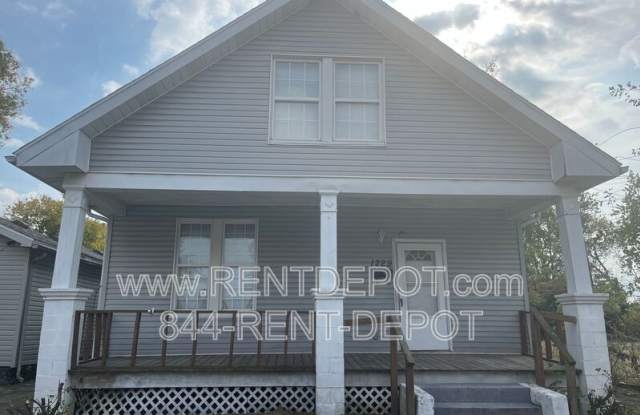 1229 E Illinois St.