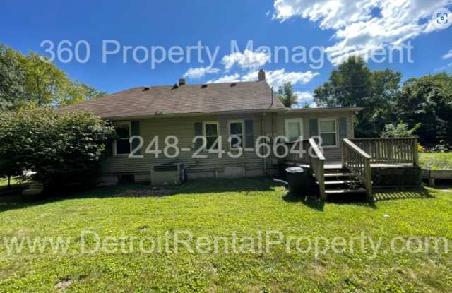 2 bedroom 1 bathroom gem in Harrison Township Michigan! Accepts Pets!