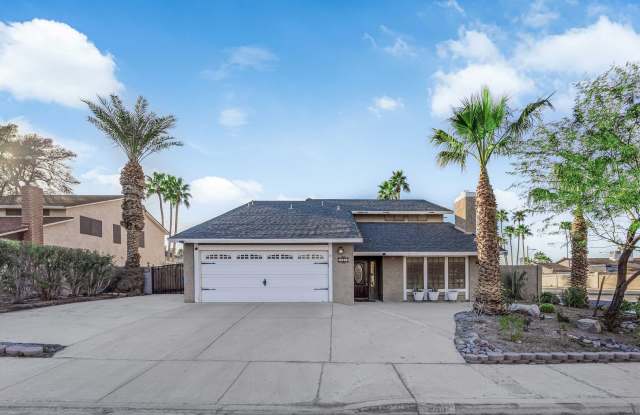 Photo of Beautiful 4 bed/ 3 bath POOL Home For Rent