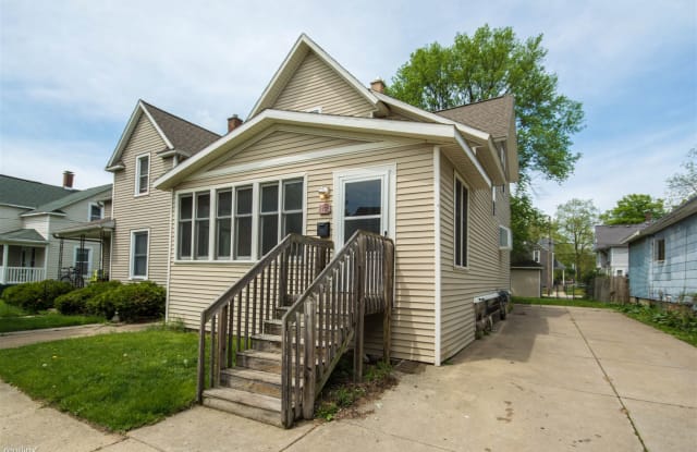 1117 Sibley St NW - 1117 Sibley Street Northwest, Grand Rapids, MI 49504