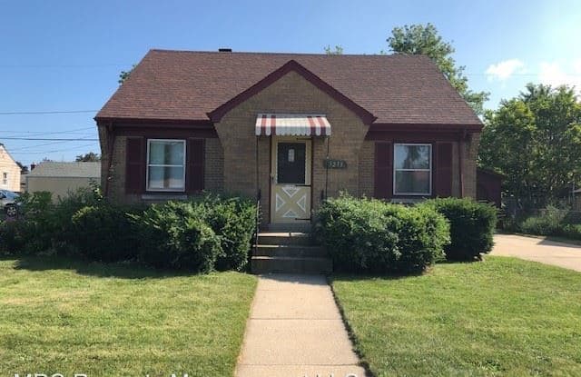 1213 Lombard Ave - 1213 Lombard Avenue, Racine, WI 53402