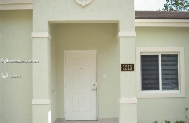 1515 SW 65th PL
