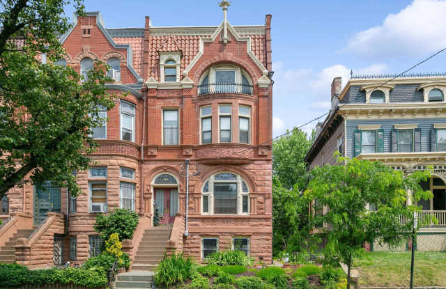 110 SUMMIT AVE