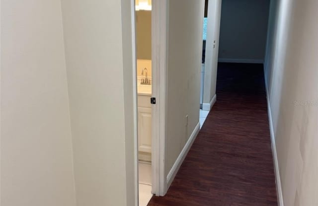 1727-1727 NE 36TH AVENUE