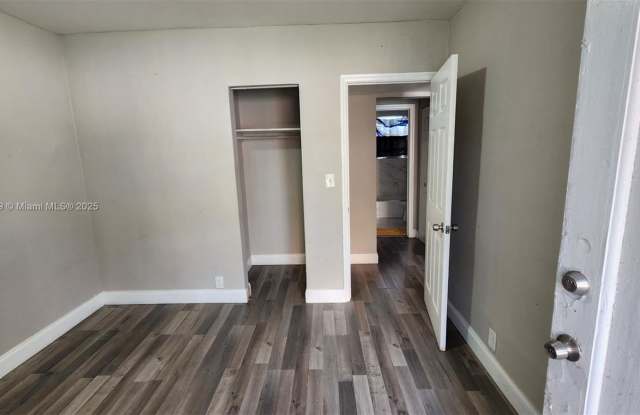 Photo of 1761 Ali Baba Avenue