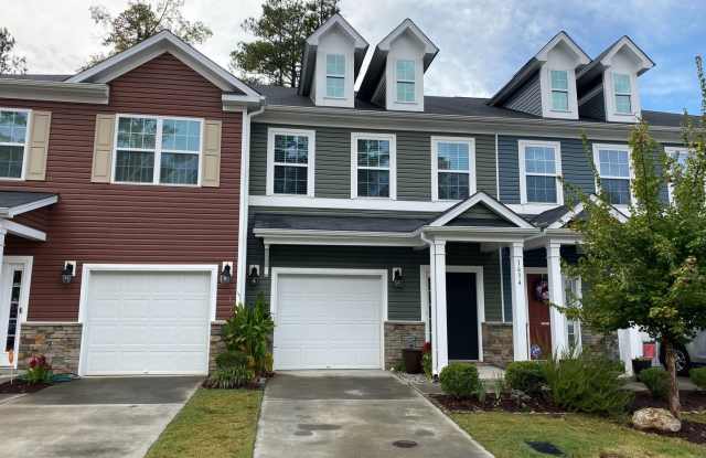 Like-New Townhome in Prime SW Durham Location!