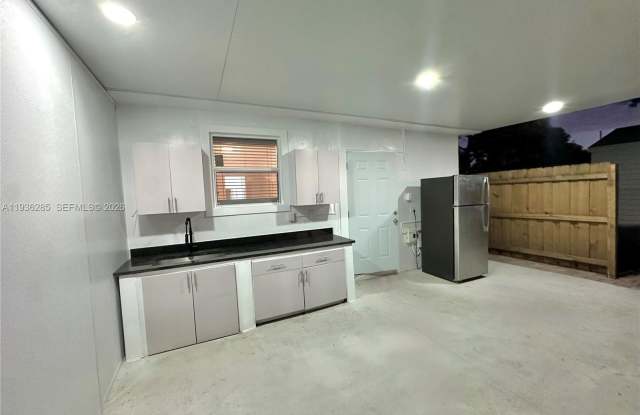 Photo of 1211 W 34th St