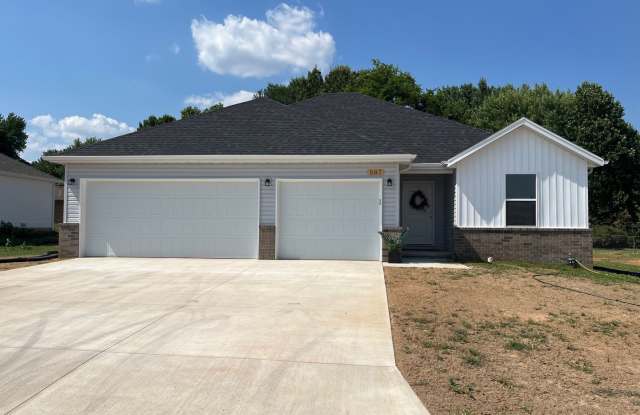 Beautiful 3 Bedroom Home in Republic, MO