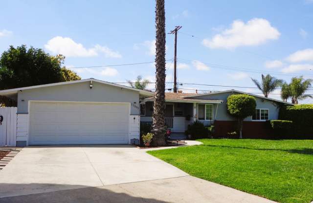 Charming 4-Bedroom Home with Spacious Backyard in Garden Grove!