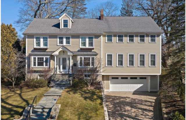 44 Ellison Rd