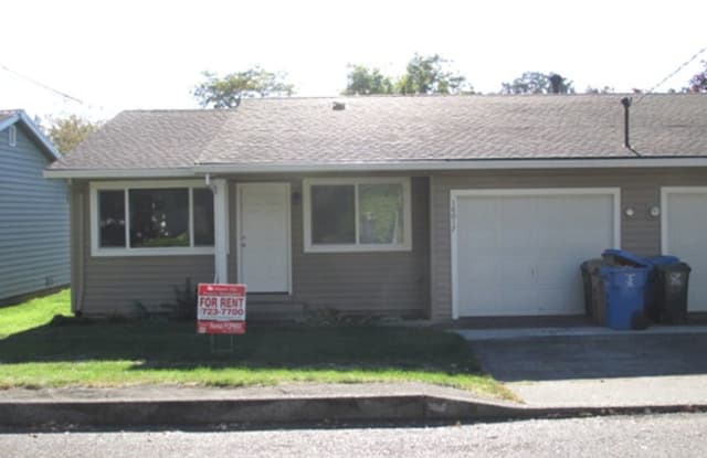 18003 SE Rose St - 18003 Southeast Rose Street, Jennings Lodge, OR 97267