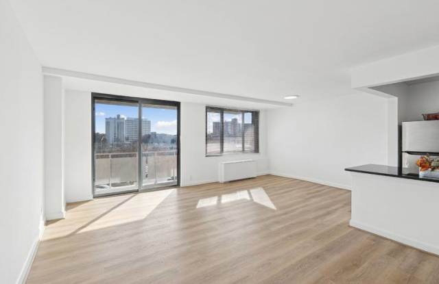 Stratford at Southern Towers