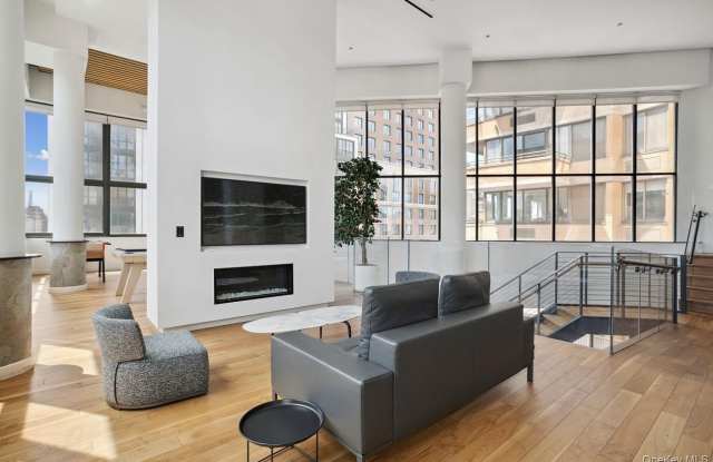 275 W 96th Street unit: 11F