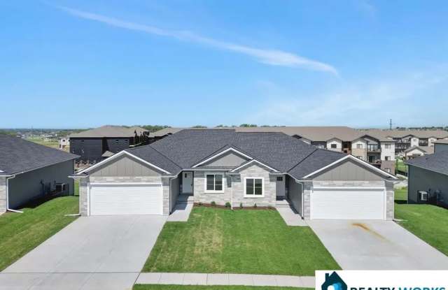 Stunning 4-Bed 3-Bath Townhome