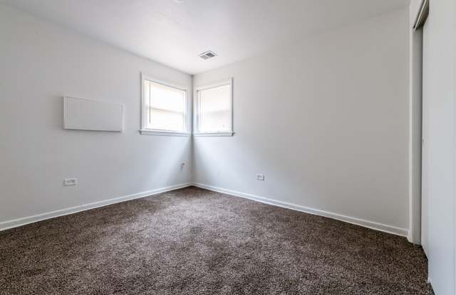 8855 S Cottage Grove Ave