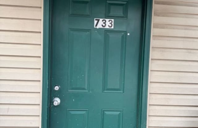 Photo of Sevierville 37862 - 2 bedroom, 1 bath apartment - Call Linda Meese (865) 591-6004