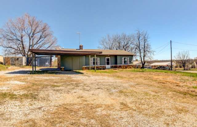 Photo of 3 Bed | 1 Bath in Coweta!