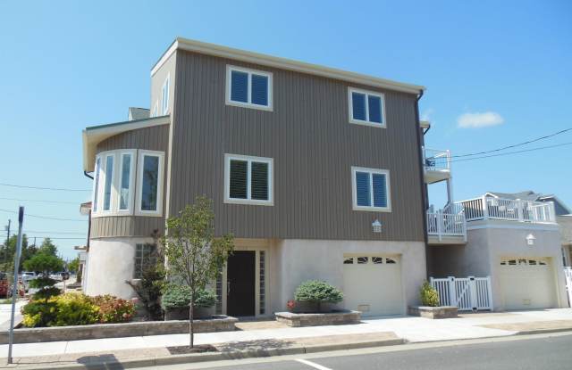 202 N Princeton Ave