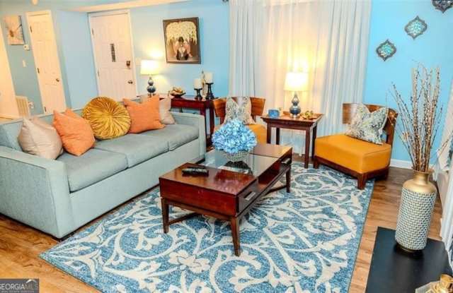 1077 MANSFIELD Court