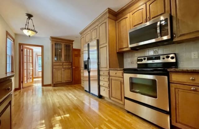 52 Rawson Rd. - 52 Rawson Road, Brookline, MA 02445