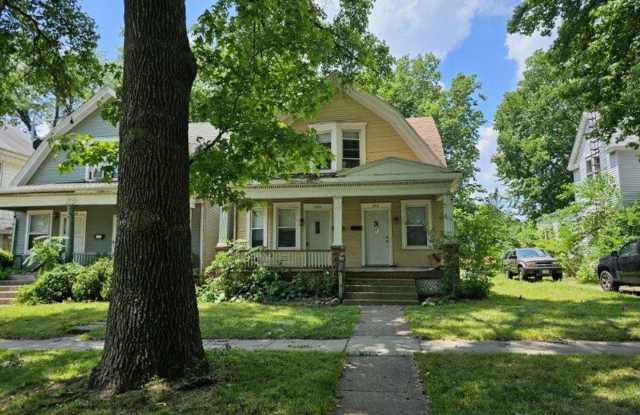 2 bed 1 bath two story duplex