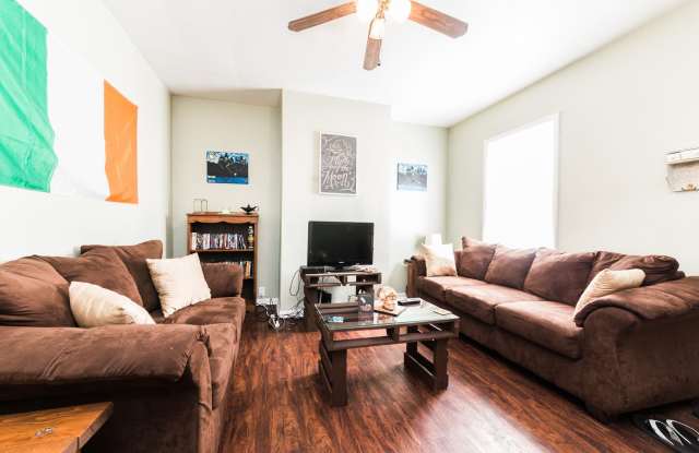 AVAILABLE MAY - 2 Bedroom 1.5 bathroom Home w/ Lots of Charm!
