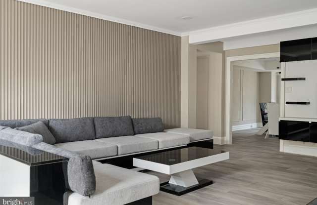 415 CITY Avenue unit: I-2