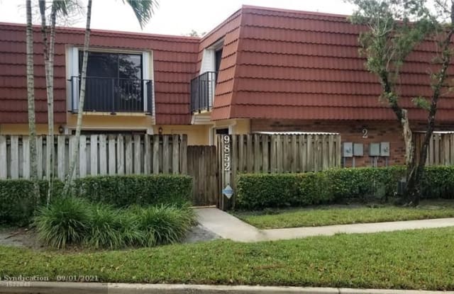 9852 NW 6th Ct - 9852 NW 6th Ct, Plantation, FL 33324