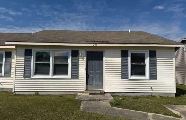 Nice 2 bedroom, 1 bath duplex