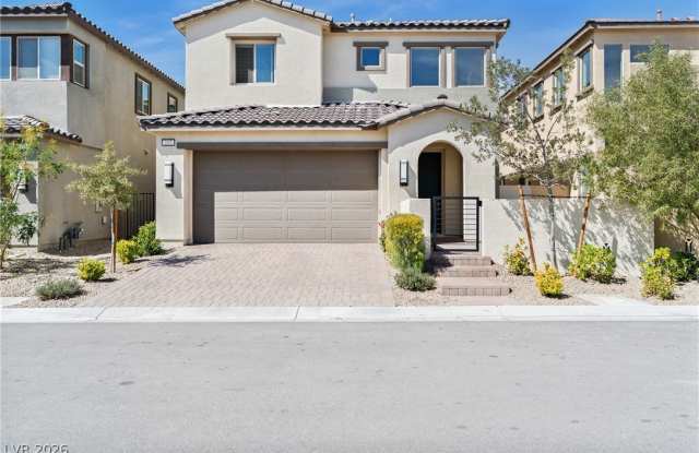 115 Medianoche Street