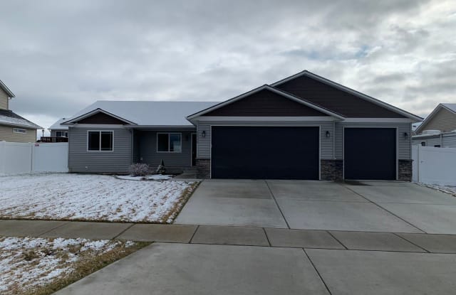 13370 N Zodiak Loop - 13370 N Zodiac Loop, Rathdrum, ID 83858