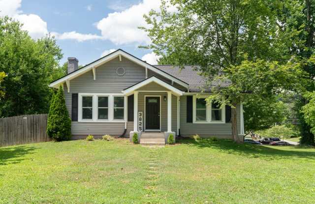 Photo of Knoxville 37917 - 3 bedroom 2 bath - call Sharon Arnwine 865-313-7215