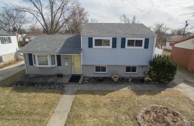 2226 Camel Dr - 2226 Camel Drive, Sterling Heights, MI 48310