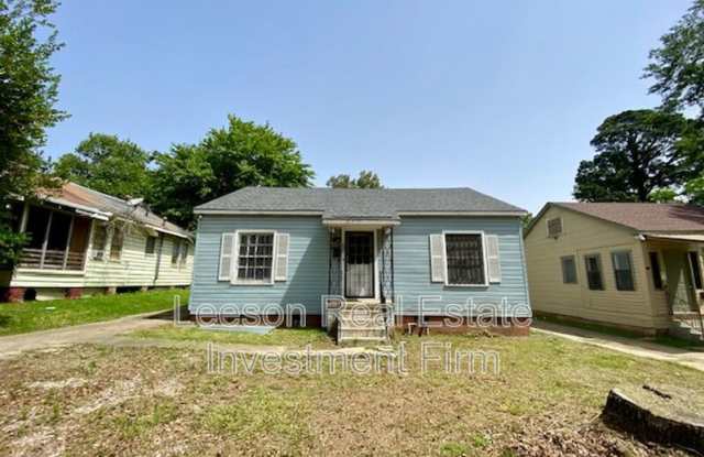 Photo of 230 E. Lister St.