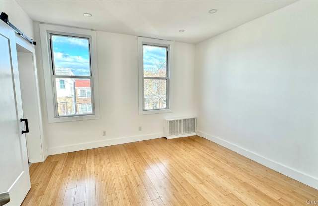 68-52 76th Street unit: 2Nd Flr