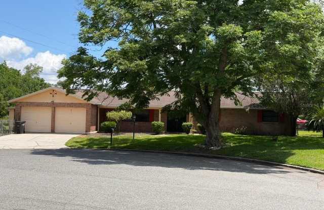 803 GLEN ARDEN WAY