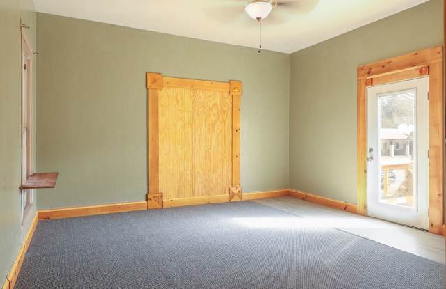 128 East Rich AvenueUnit 1A