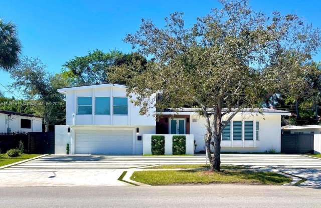 19960 Highland Lakes Blvd - 19960 Highland Lakes Boulevard, Ojus, FL 33179