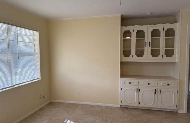 308 E Broadway Avenue