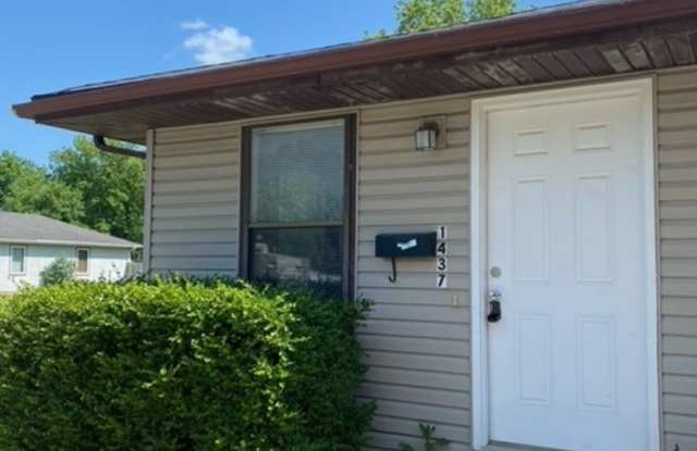 Great Duplex! 2 Bed, 1 Bath