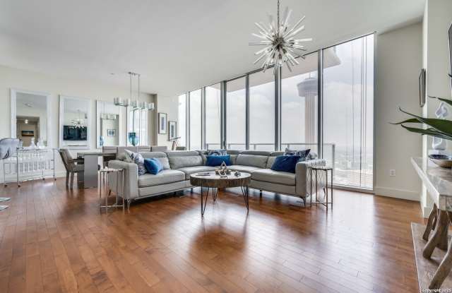 610 E Market unit: 2711